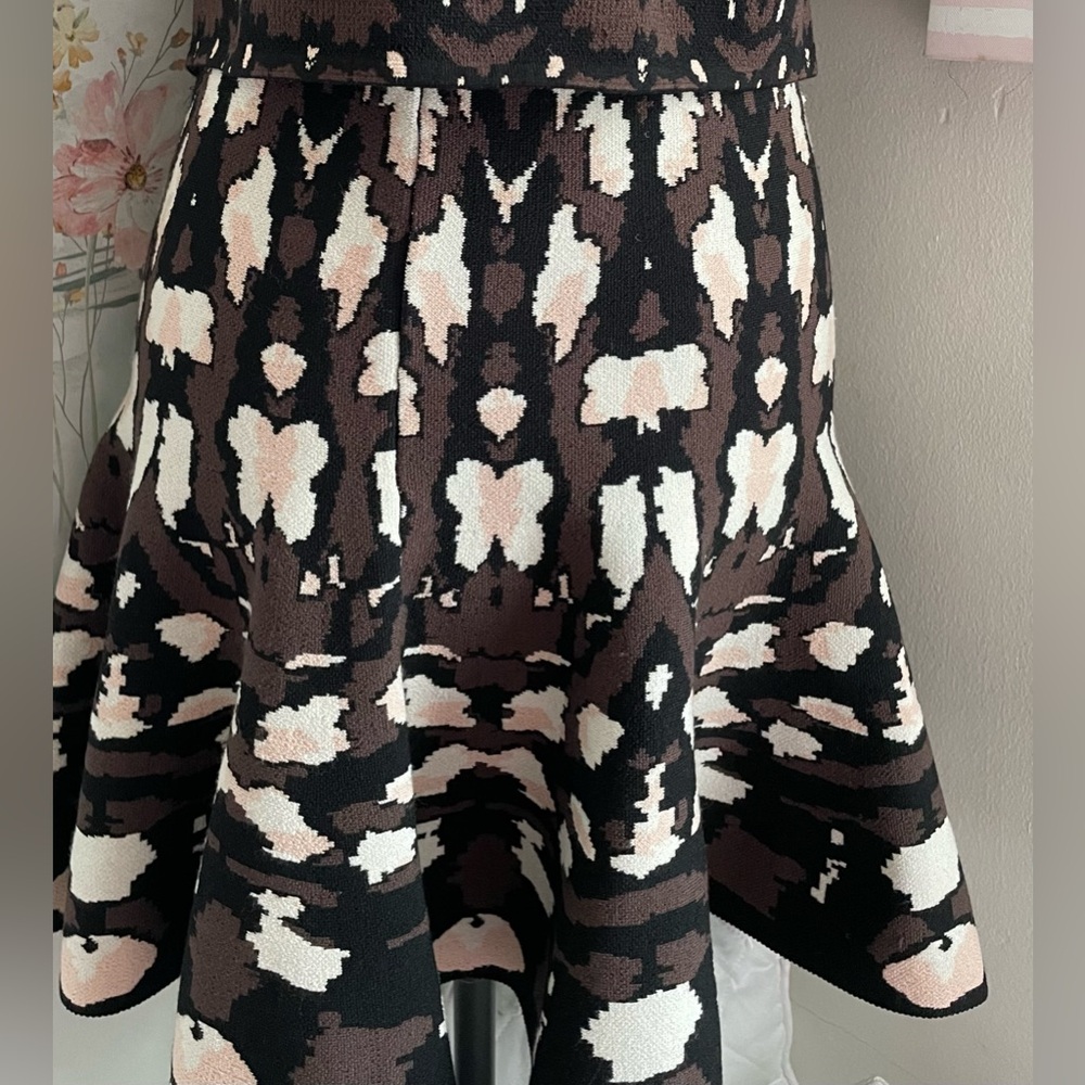 Chic Black and Brown Patterned Skirt